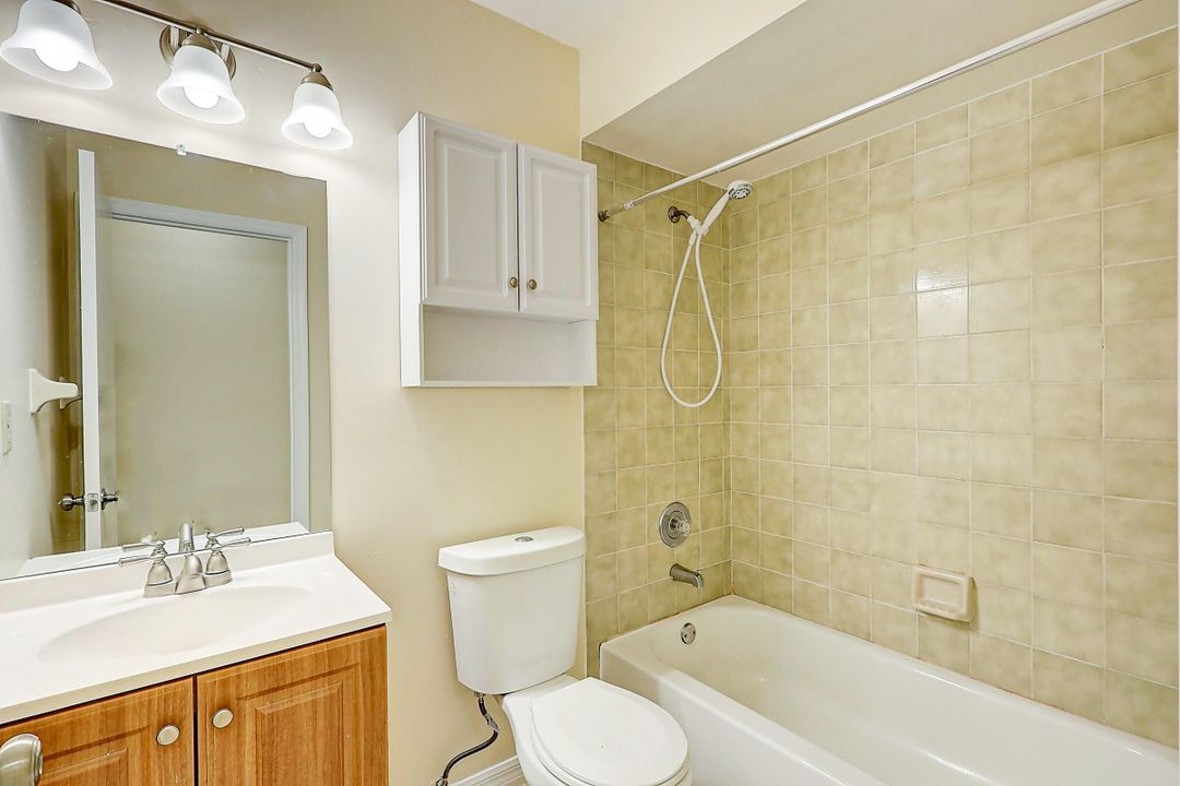 Active With Contract: $2,000 (2 beds, 2 baths, 1020 Square Feet)