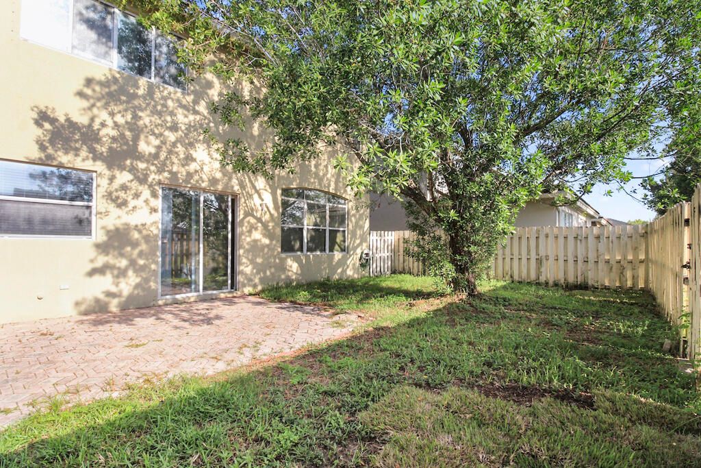 Active With Contract: $3,595 (4 beds, 2 baths, 2566 Square Feet)