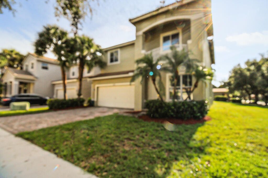 Active With Contract: $3,595 (4 beds, 2 baths, 2566 Square Feet)