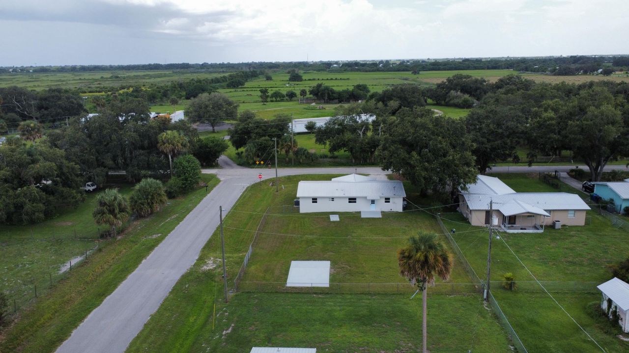 Active With Contract: $279,000 (3 beds, 2 baths, 1120 Square Feet)