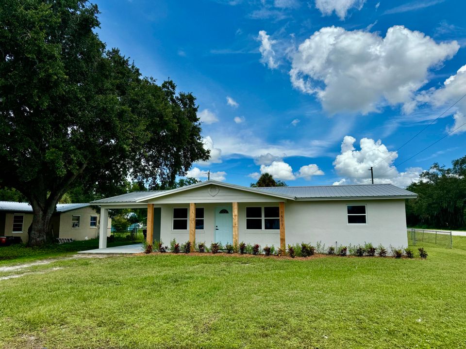 Active With Contract: $279,000 (3 beds, 2 baths, 1120 Square Feet)