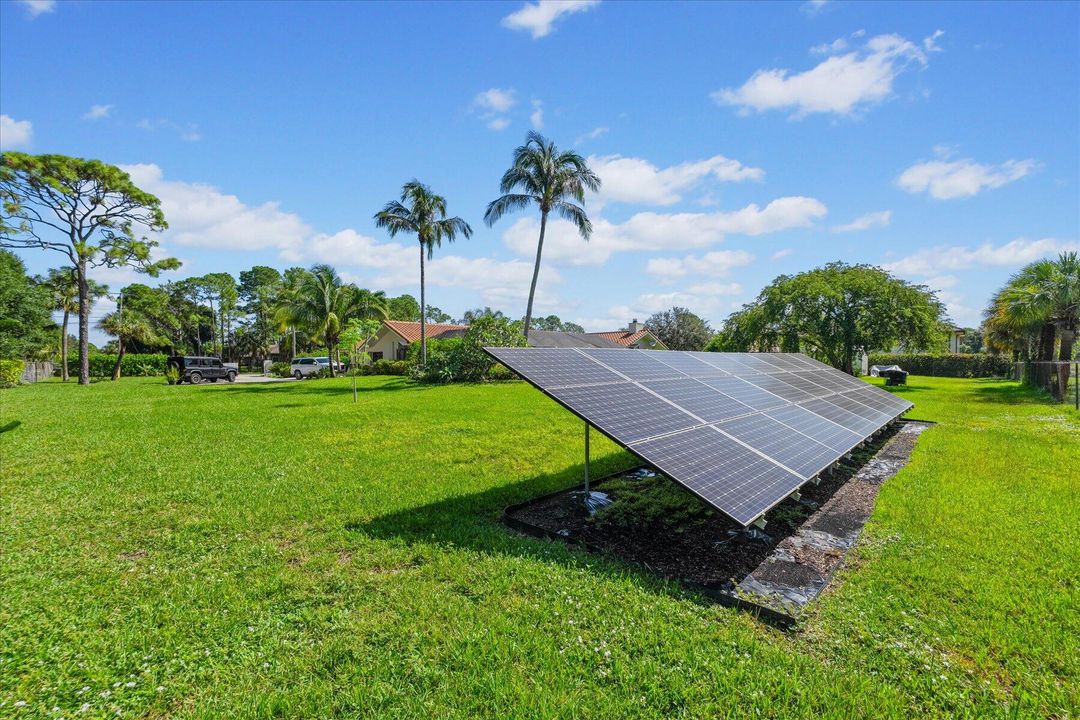 For Sale: $1,100,000 (3 beds, 2 baths, 2652 Square Feet)