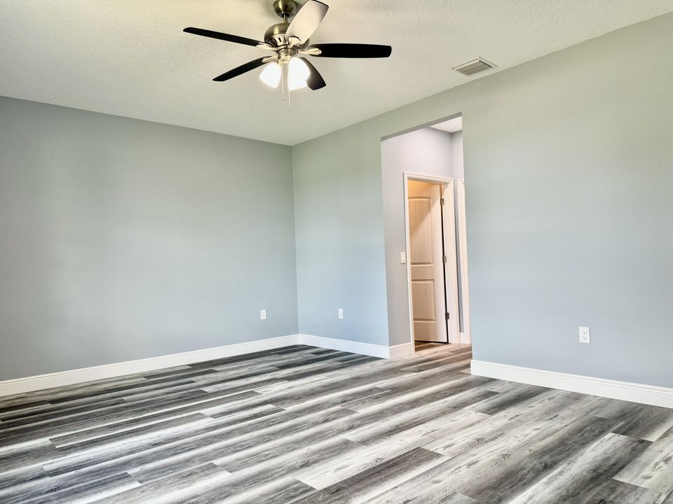 Active With Contract: $349,000 (3 beds, 2 baths, 1603 Square Feet)