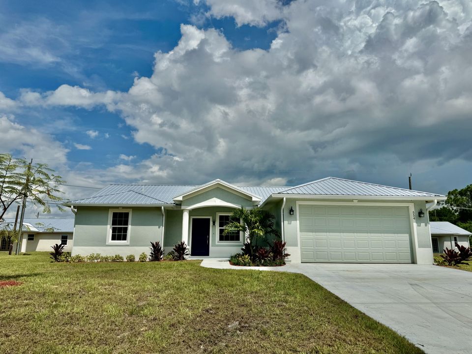 Active With Contract: $349,000 (3 beds, 2 baths, 1603 Square Feet)