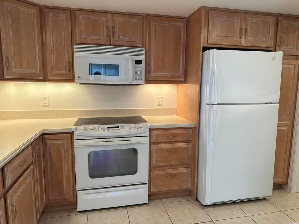 For Sale: $269,000 (2 beds, 2 baths, 1440 Square Feet)