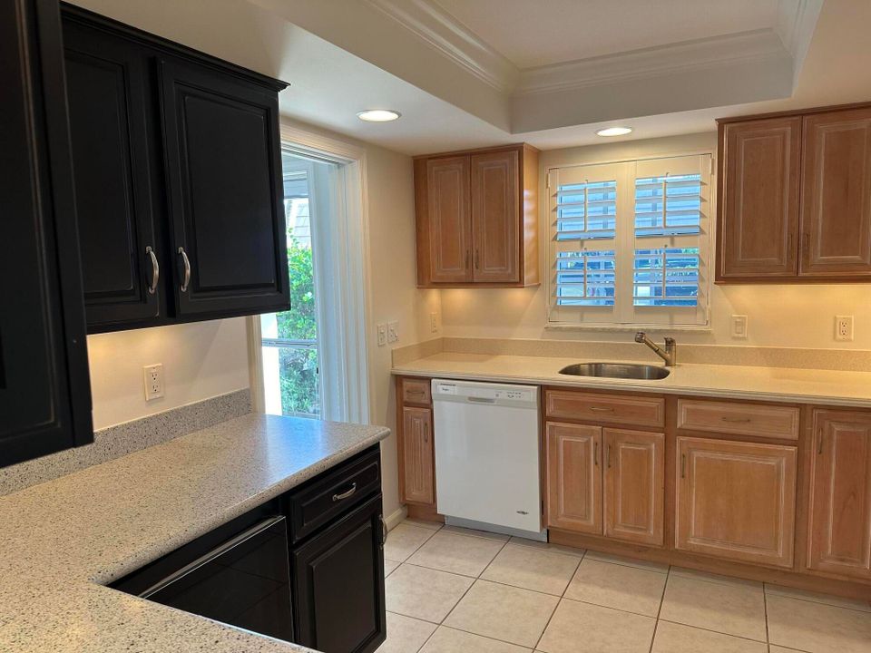 For Sale: $269,000 (2 beds, 2 baths, 1440 Square Feet)