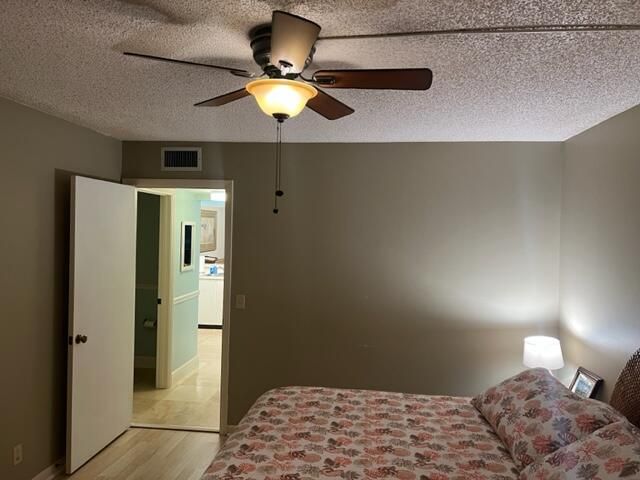 For Rent: $2,400 (1 beds, 1 baths, 860 Square Feet)