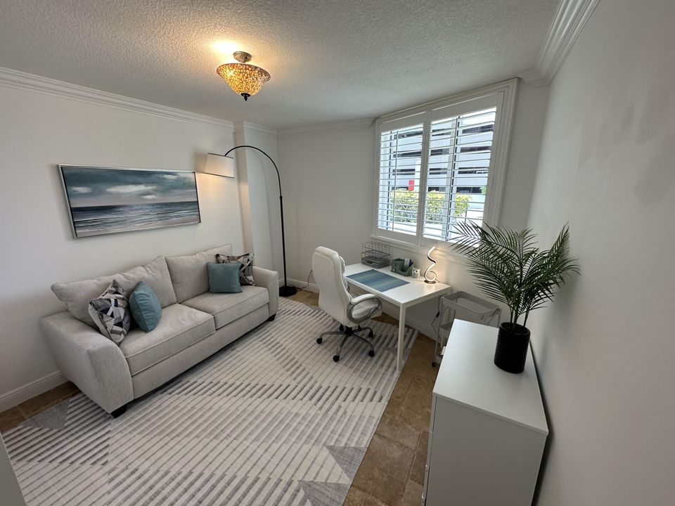 Active With Contract: $5,000 (3 beds, 3 baths, 1550 Square Feet)