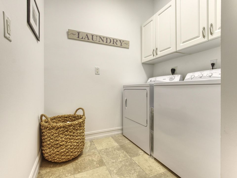 For Sale: $619,900 (3 beds, 2 baths, 2162 Square Feet)