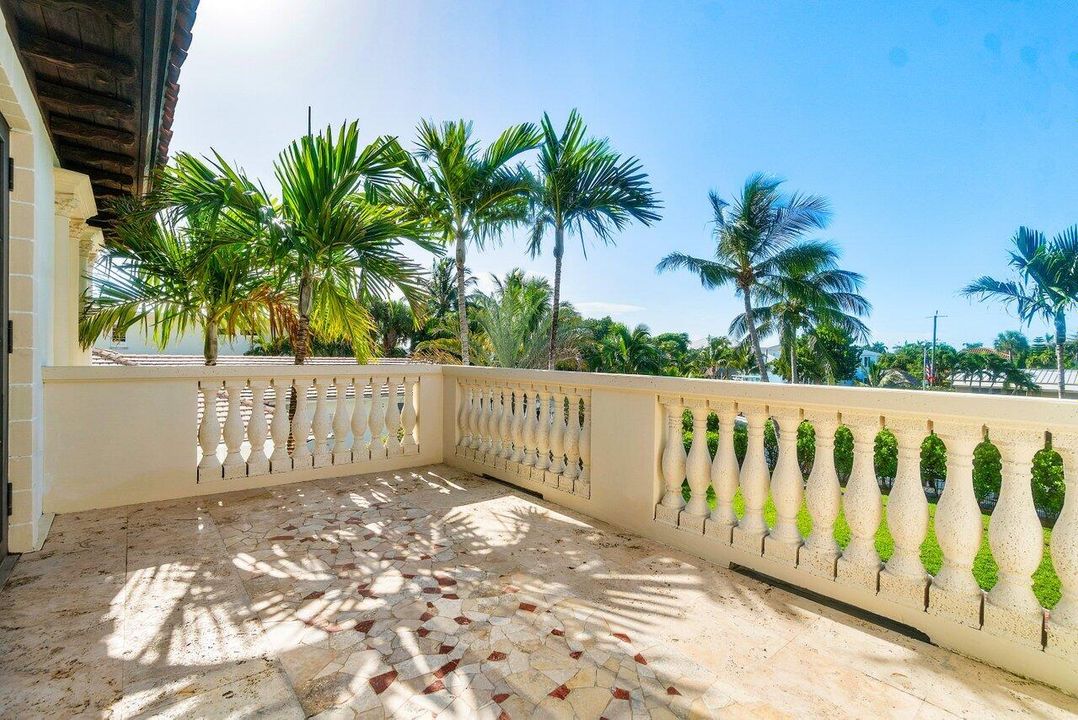 En Venta: $5,479,900 (5 camas, 4 baños, 3885 Pies cuadrados)