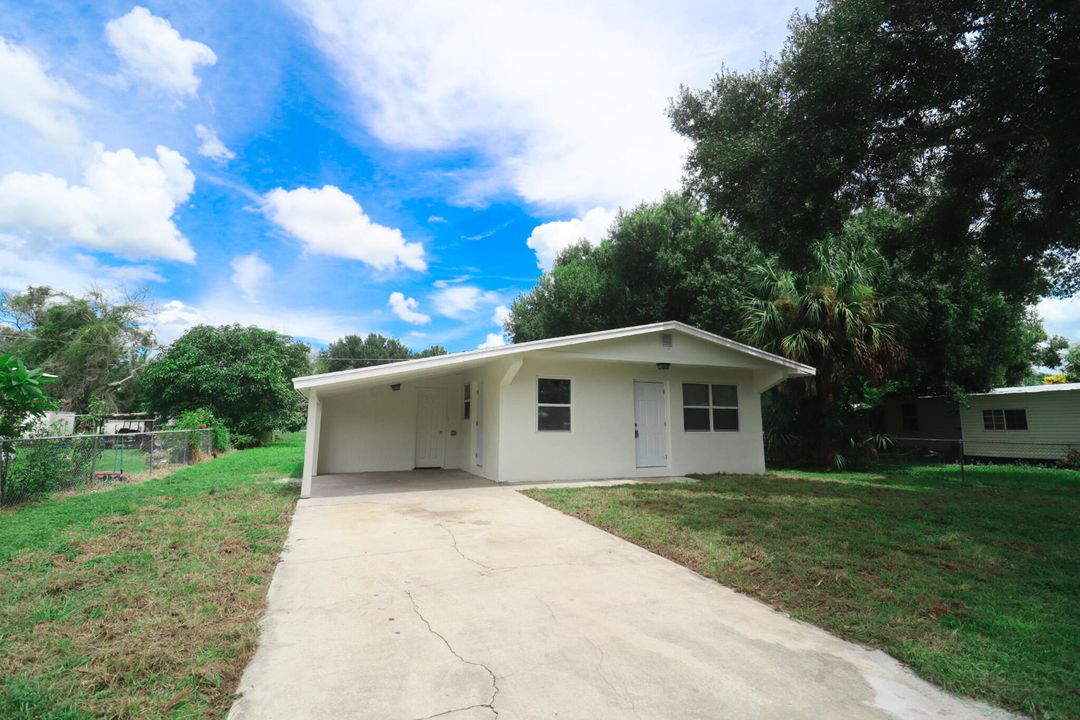 For Sale: $245,000 (3 beds, 1 baths, 864 Square Feet)