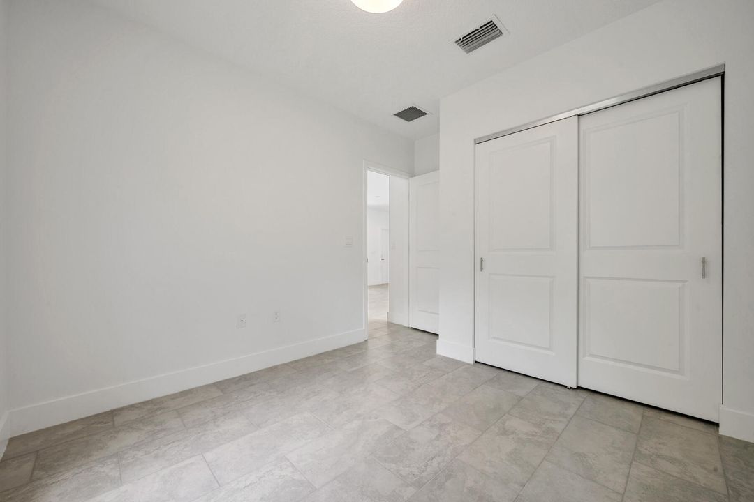 For Sale: $309,000 (3 beds, 2 baths, 1256 Square Feet)