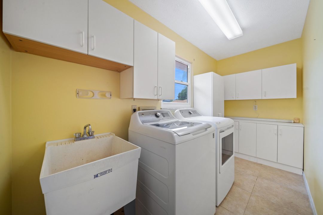 Active With Contract: $449,000 (3 beds, 2 baths, 1725 Square Feet)