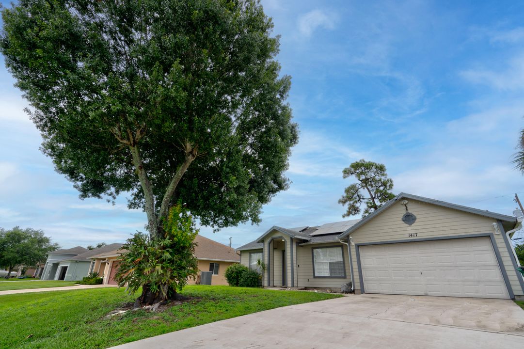 For Sale: $359,000 (3 beds, 2 baths, 1145 Square Feet)