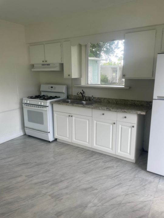 For Rent: $1,550 (1 beds, 1 baths, 600 Square Feet)