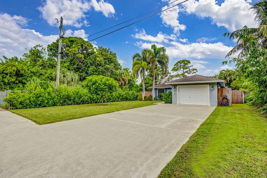 Active With Contract: $3,400 (3 beds, 2 baths, 1370 Square Feet)