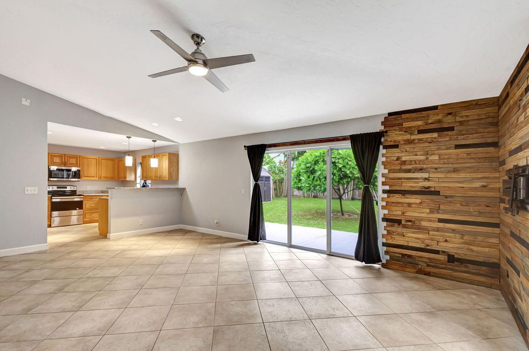 Active With Contract: $3,400 (3 beds, 2 baths, 1370 Square Feet)