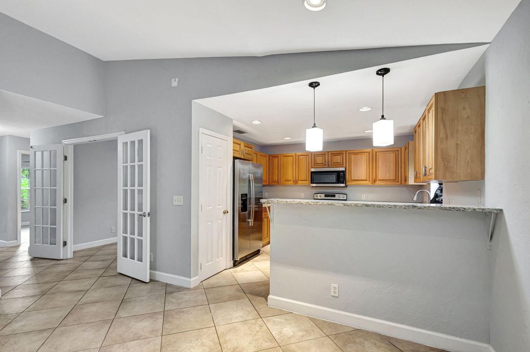 Active With Contract: $3,400 (3 beds, 2 baths, 1370 Square Feet)