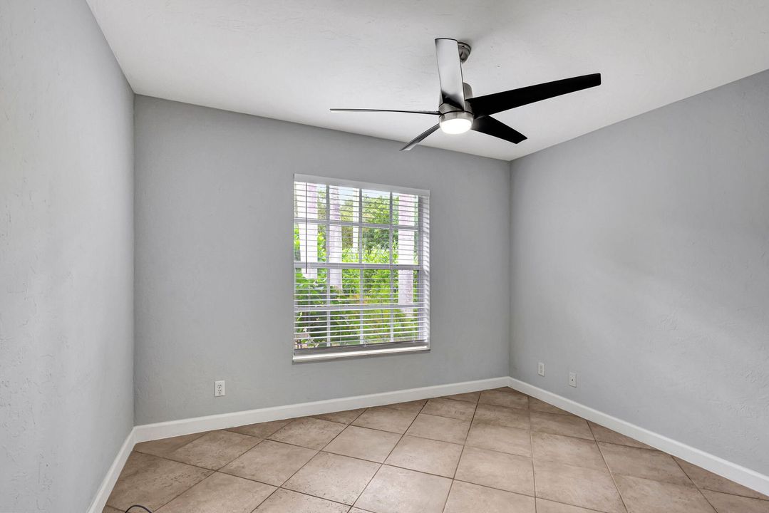 Active With Contract: $3,400 (3 beds, 2 baths, 1370 Square Feet)