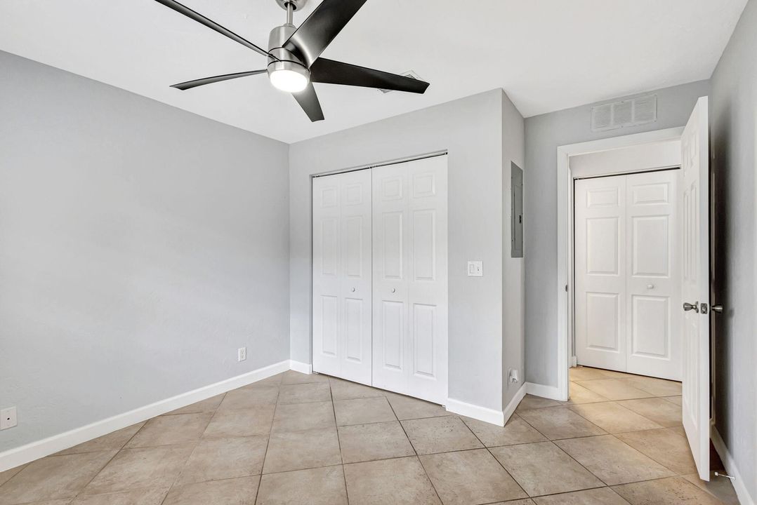 Active With Contract: $3,400 (3 beds, 2 baths, 1370 Square Feet)