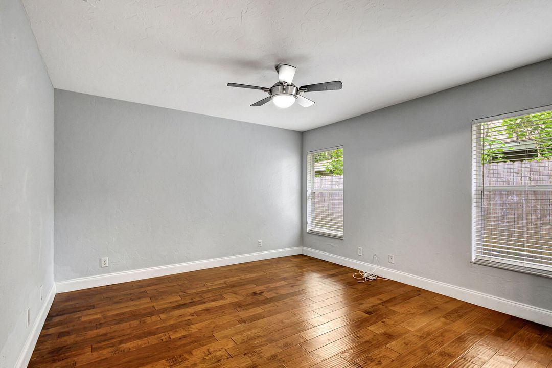 Active With Contract: $3,400 (3 beds, 2 baths, 1370 Square Feet)