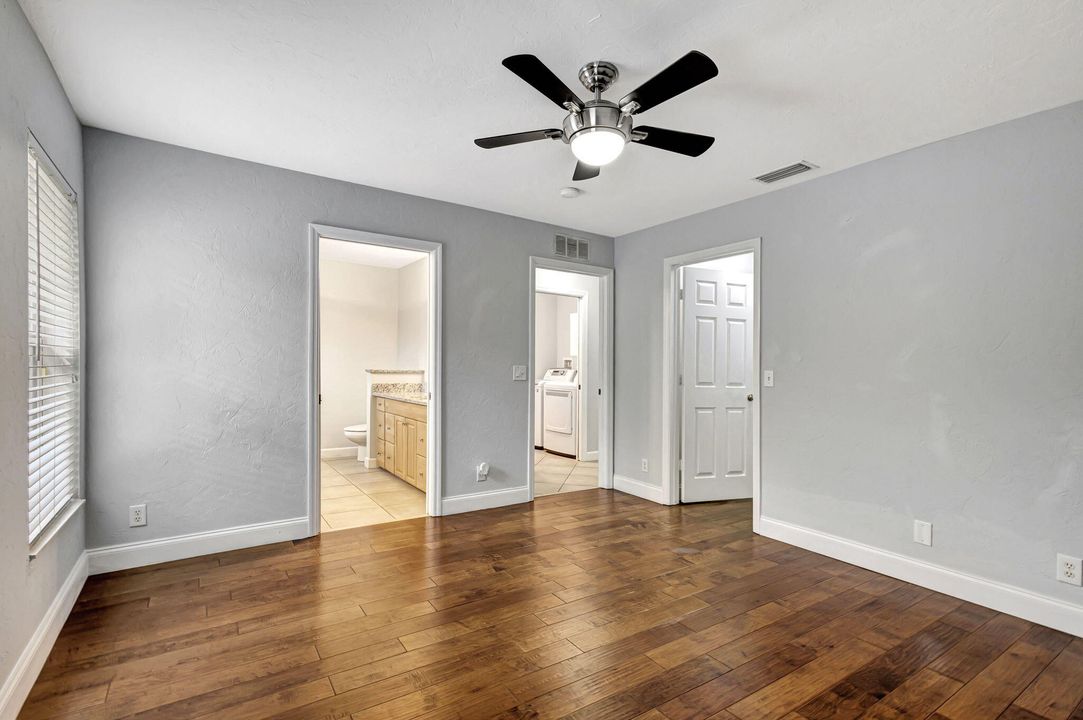 Active With Contract: $3,400 (3 beds, 2 baths, 1370 Square Feet)