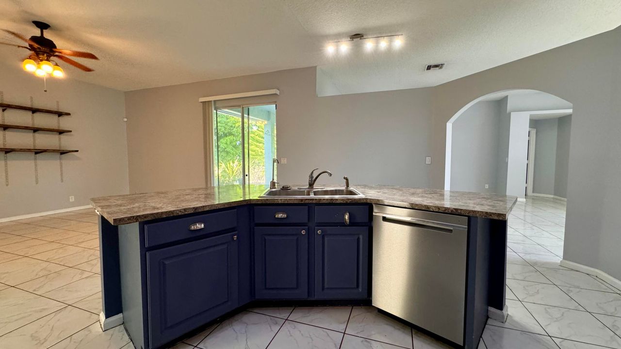 Active With Contract: $3,500 (3 beds, 2 baths, 2110 Square Feet)