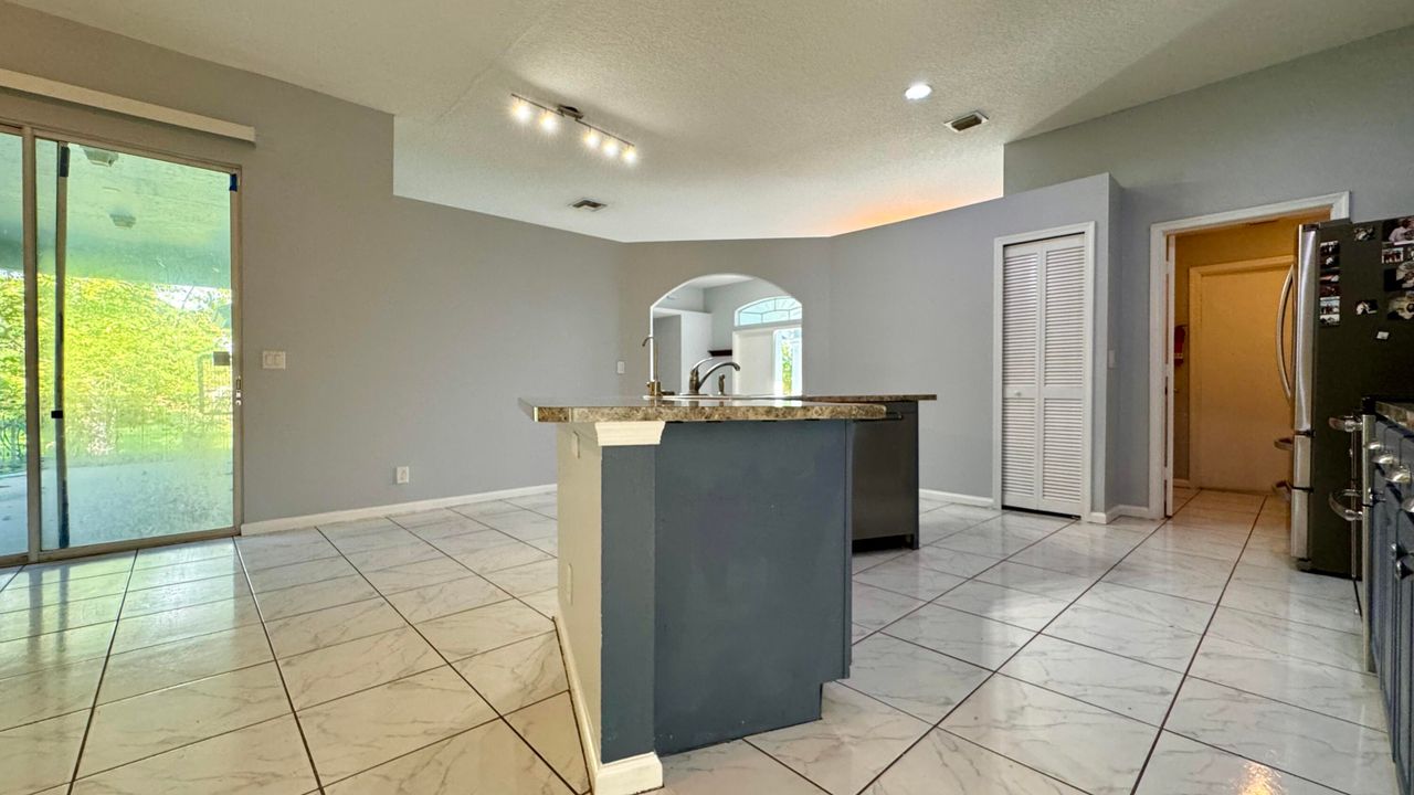 Active With Contract: $3,500 (3 beds, 2 baths, 2110 Square Feet)