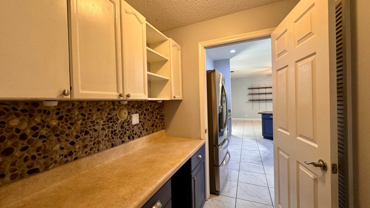 Active With Contract: $3,500 (3 beds, 2 baths, 2110 Square Feet)