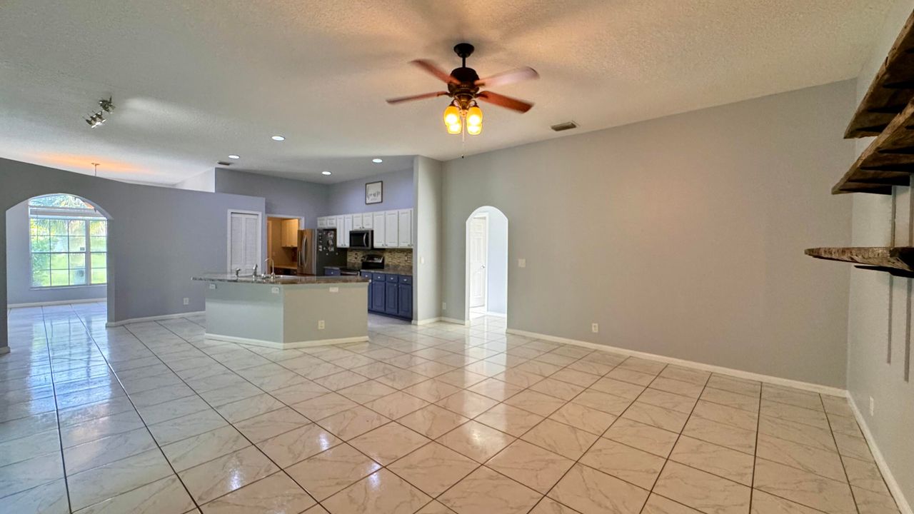 Active With Contract: $3,500 (3 beds, 2 baths, 2110 Square Feet)