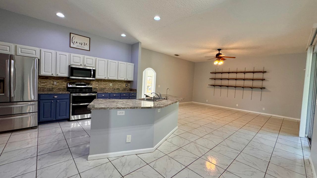 Active With Contract: $3,500 (3 beds, 2 baths, 2110 Square Feet)