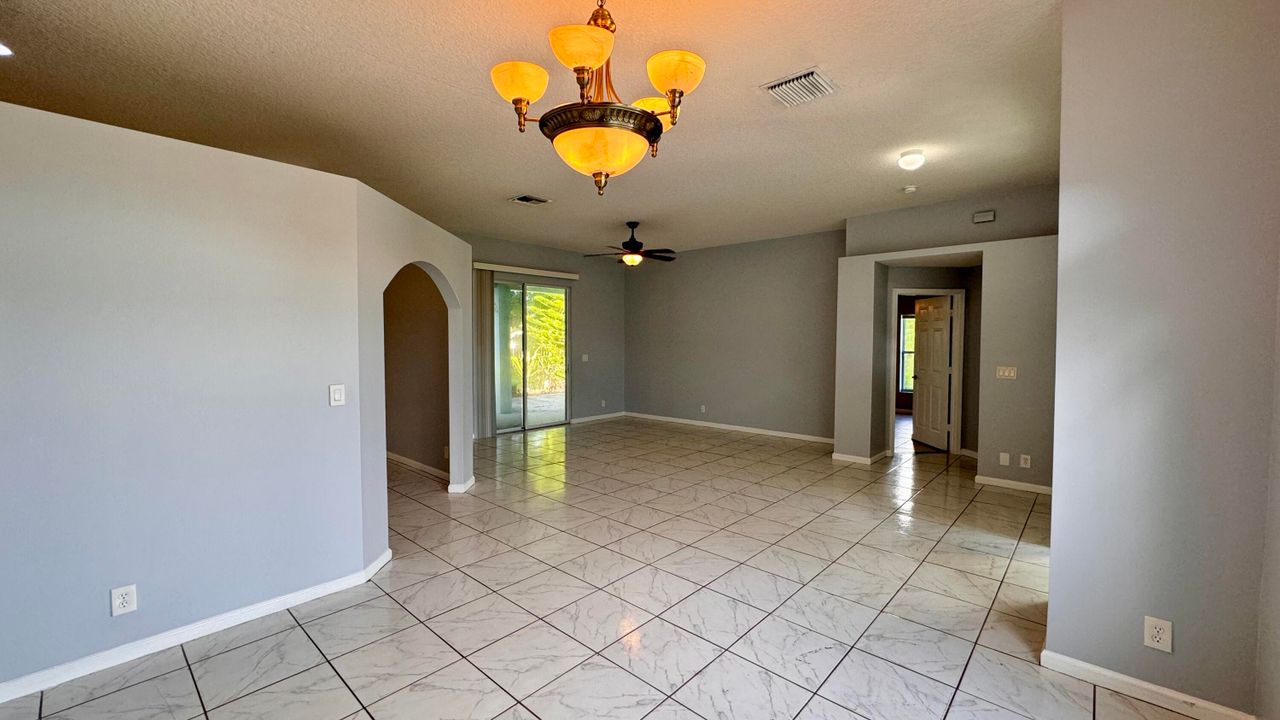 Active With Contract: $3,500 (3 beds, 2 baths, 2110 Square Feet)