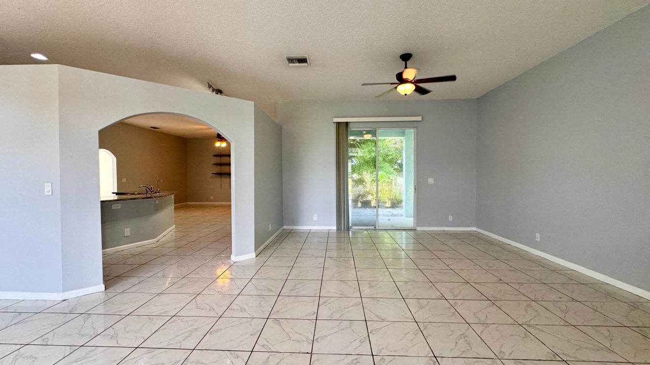 Active With Contract: $3,500 (3 beds, 2 baths, 2110 Square Feet)