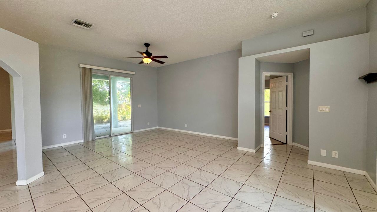 Active With Contract: $3,500 (3 beds, 2 baths, 2110 Square Feet)