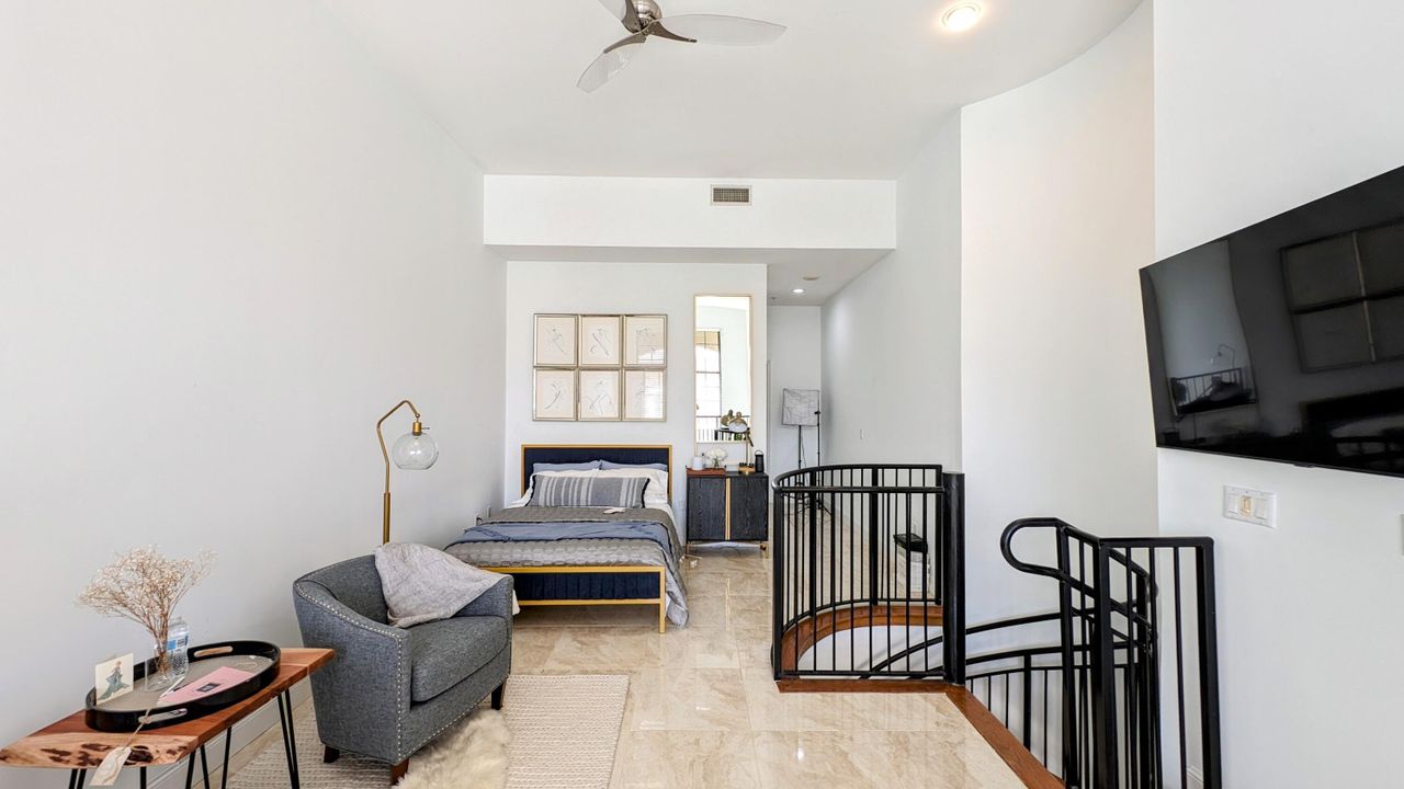 Active With Contract: $5,000 (1 beds, 1 baths, 1041 Square Feet)