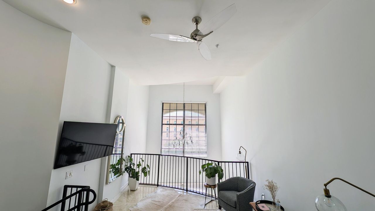 Active With Contract: $5,000 (1 beds, 1 baths, 1041 Square Feet)