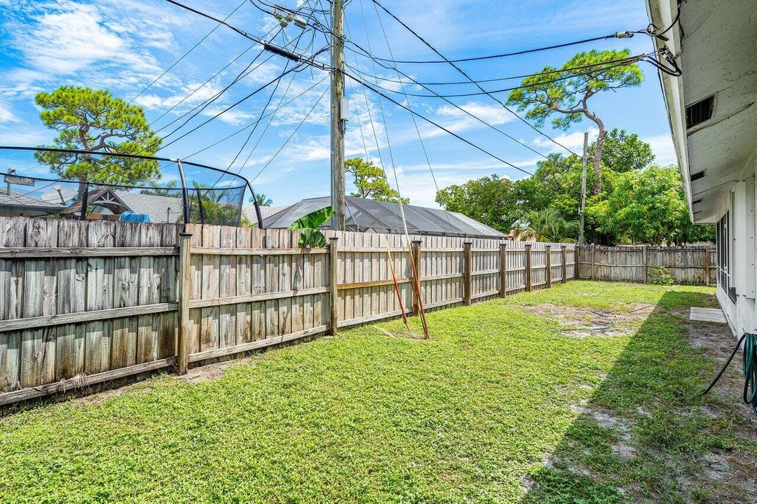 Active With Contract: $525,000 (3 beds, 2 baths, 1656 Square Feet)