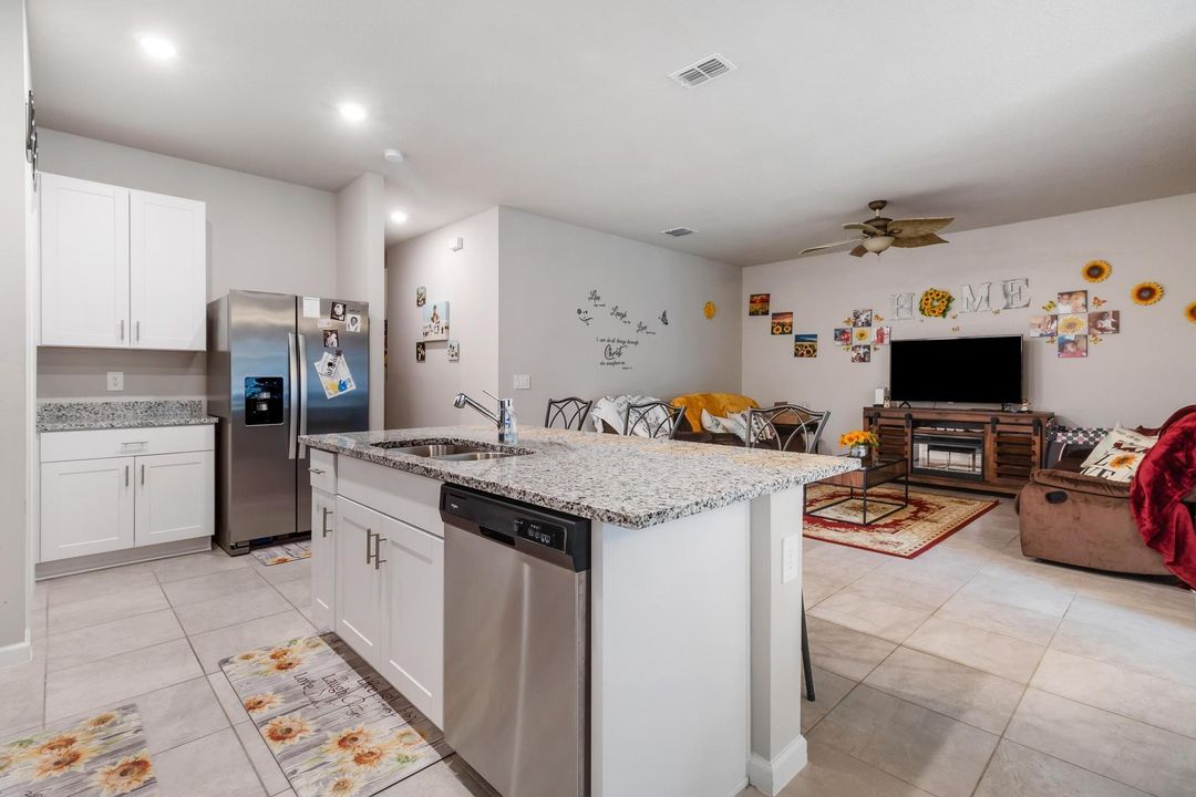 Active With Contract: $389,000 (3 beds, 2 baths, 1693 Square Feet)