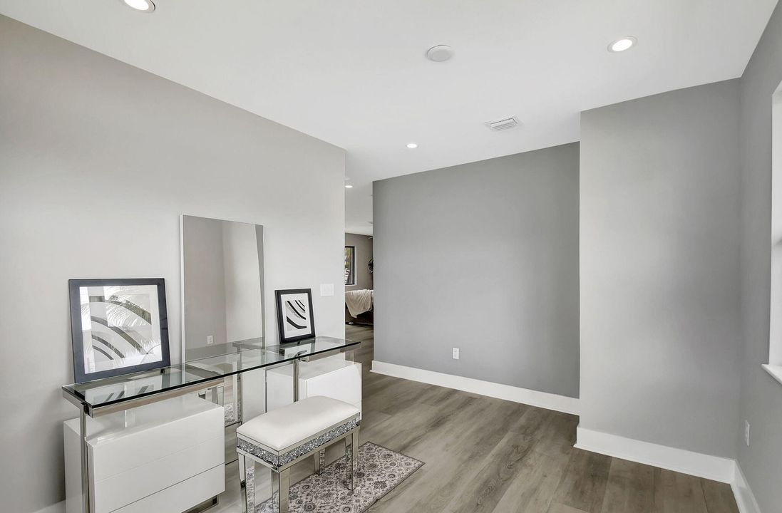 For Sale: $1,599,000 (2 beds, 2 baths, 1984 Square Feet)