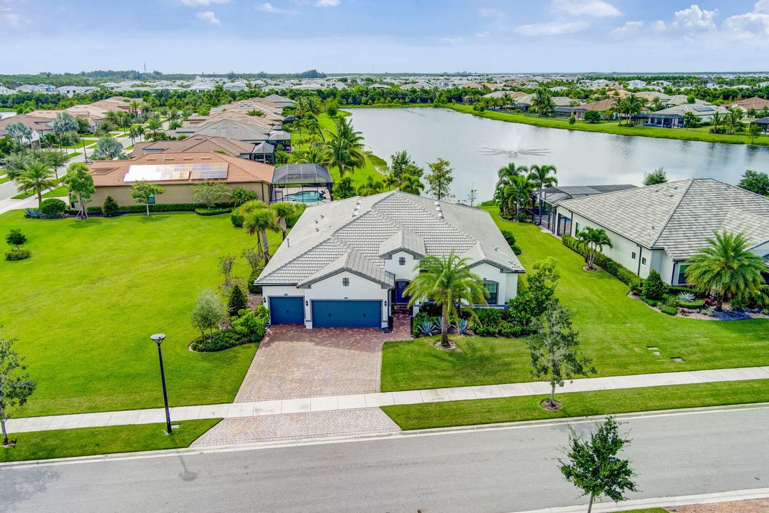 For Sale: $1,493,000 (4 beds, 3 baths, 3078 Square Feet)