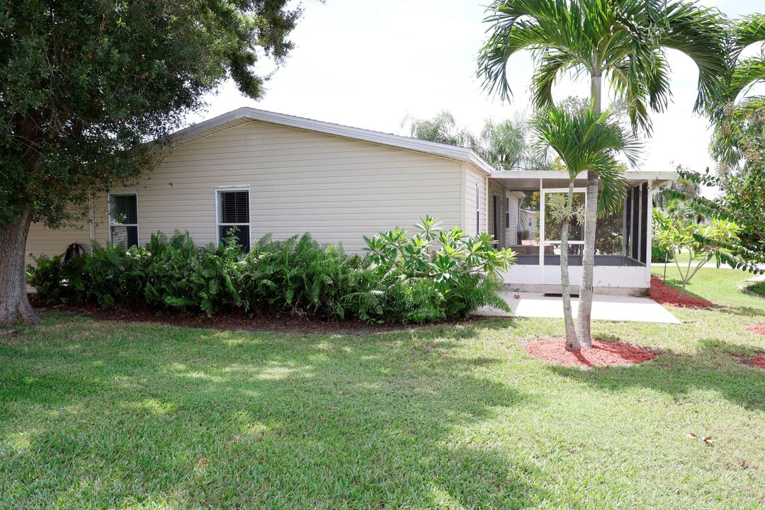 For Sale: $145,000 (2 beds, 2 baths, 1215 Square Feet)