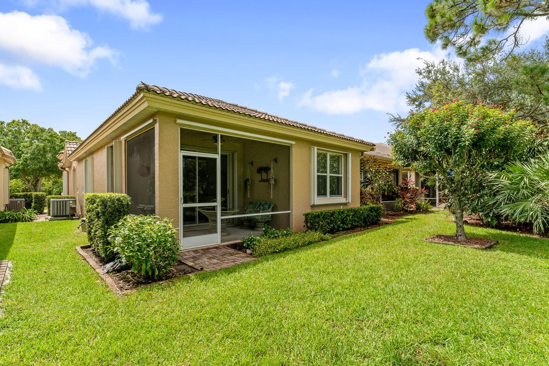 Active With Contract: $389,000 (2 beds, 2 baths, 1330 Square Feet)