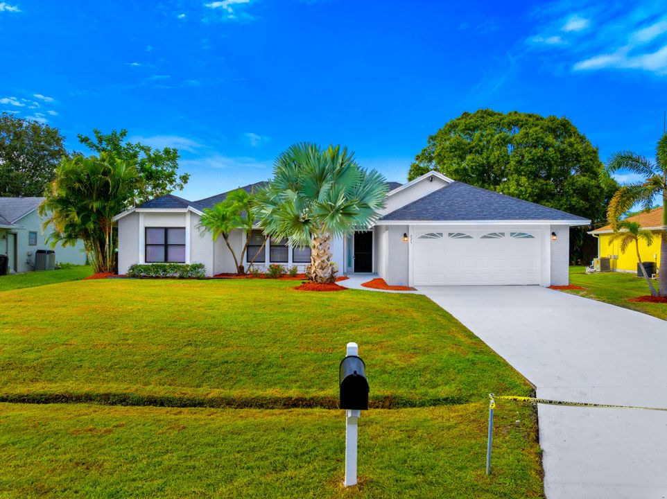 Active With Contract: $429,000 (3 beds, 2 baths, 1847 Square Feet)