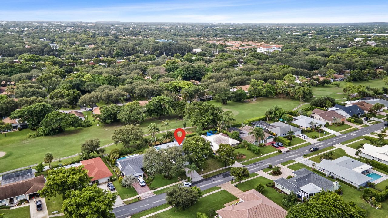 Active With Contract: $999,999 (4 beds, 2 baths, 2461 Square Feet)