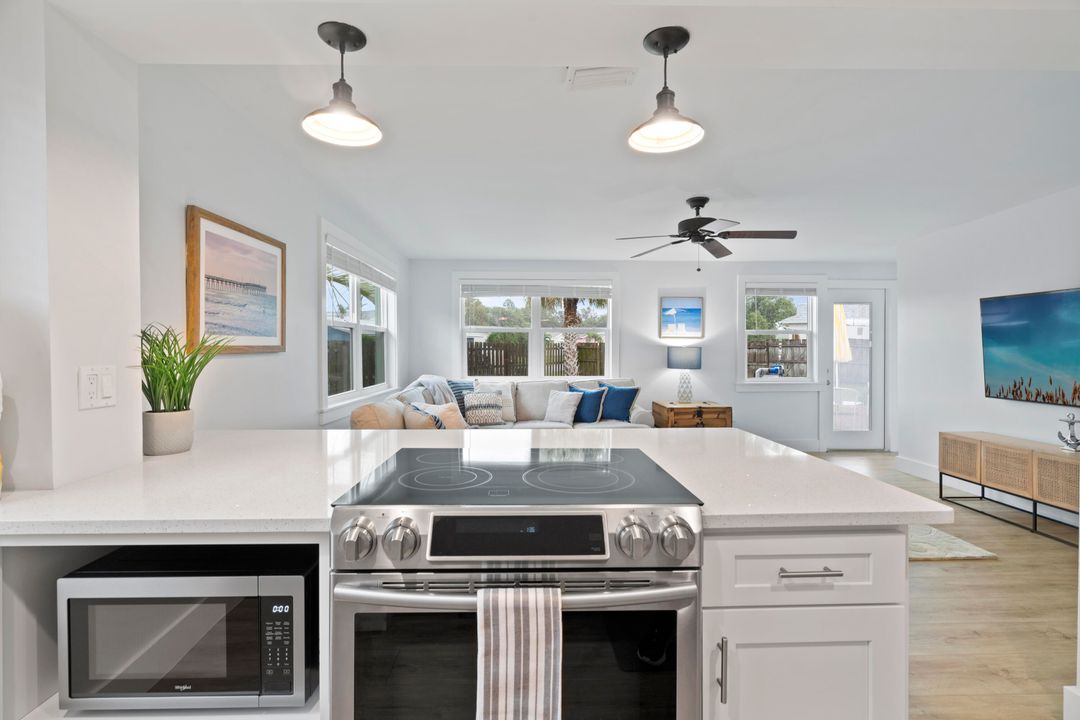 Active With Contract: $625,000 (0 beds, 0 baths, 1662 Square Feet)