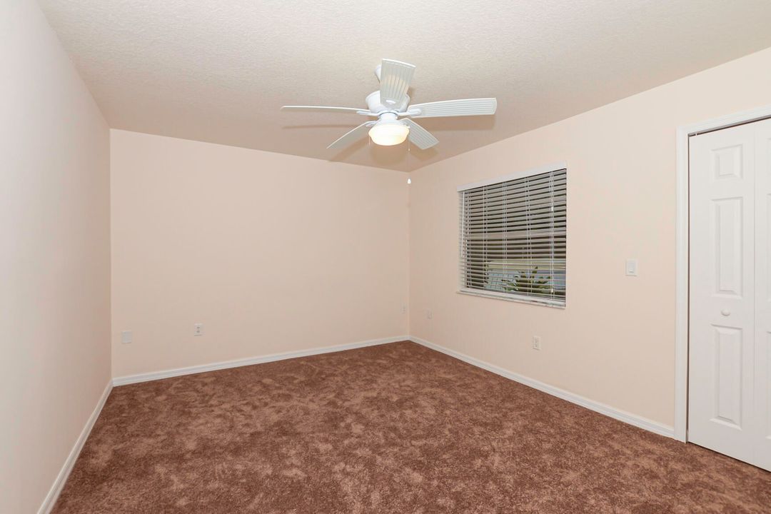 For Sale: $125,000 (2 beds, 1 baths, 924 Square Feet)