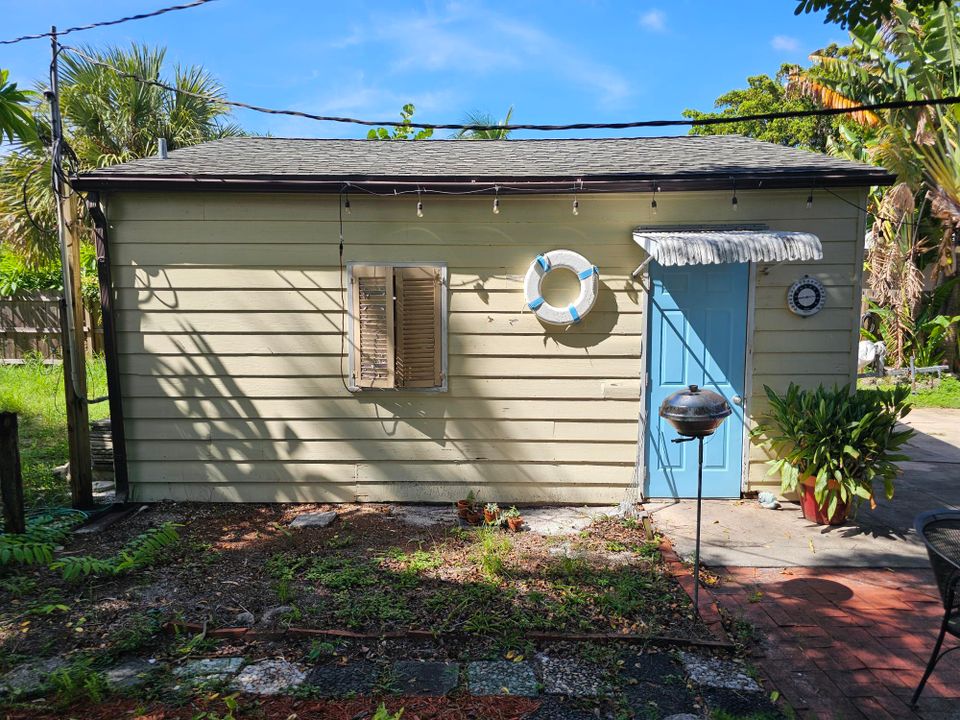 For Sale: $649,900 (3 beds, 2 baths, 1707 Square Feet)