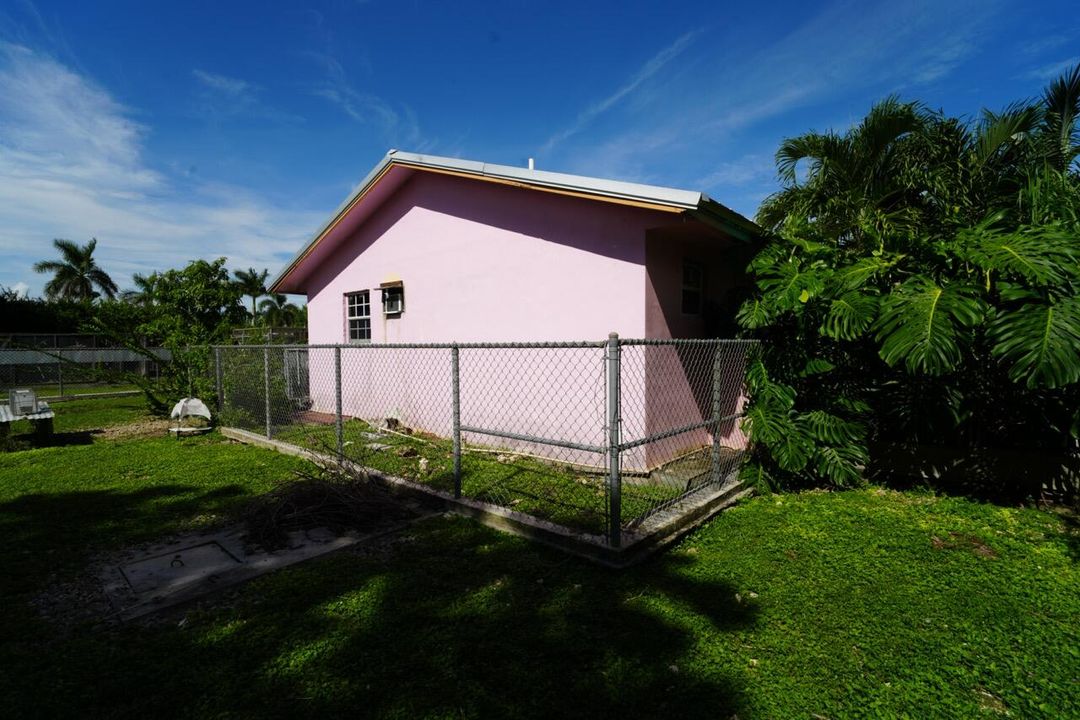 For Sale: $690,000 (3 beds, 2 baths, 1660 Square Feet)