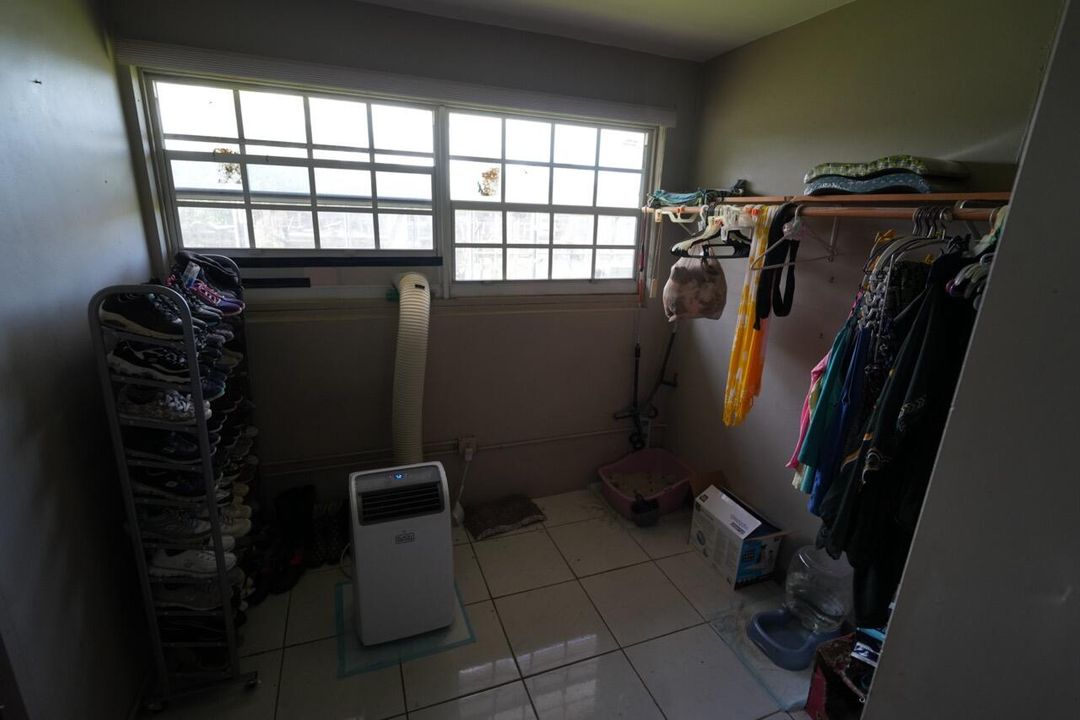 En Venta: $690,000 (3 camas, 2 baños, 1660 Pies cuadrados)