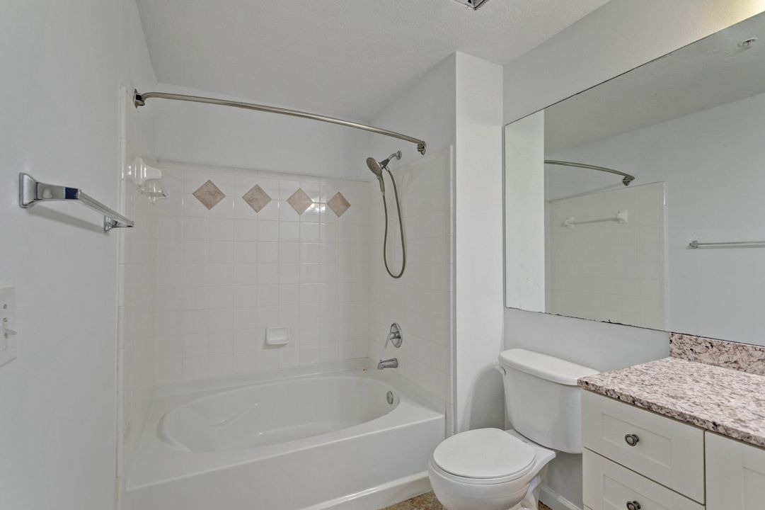 For Sale: $442,500 (2 beds, 2 baths, 1194 Square Feet)